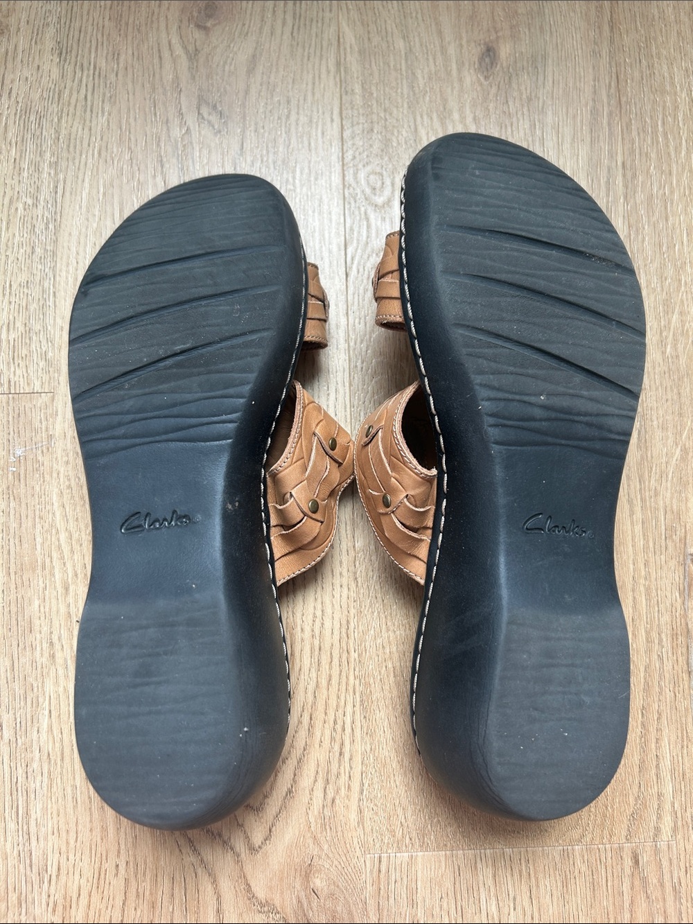 Clarks women’s Tan delana macrae sandal size 7.5 EUC - Picture 4 of 5